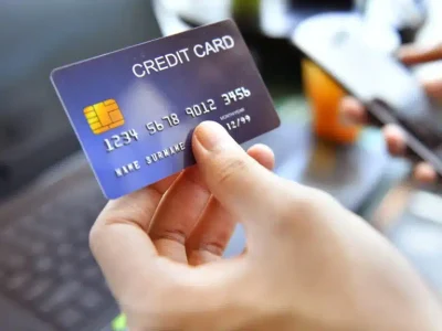 hands-holding-credit-card-using-smart-phone-onlineshopping-768x576.jpg